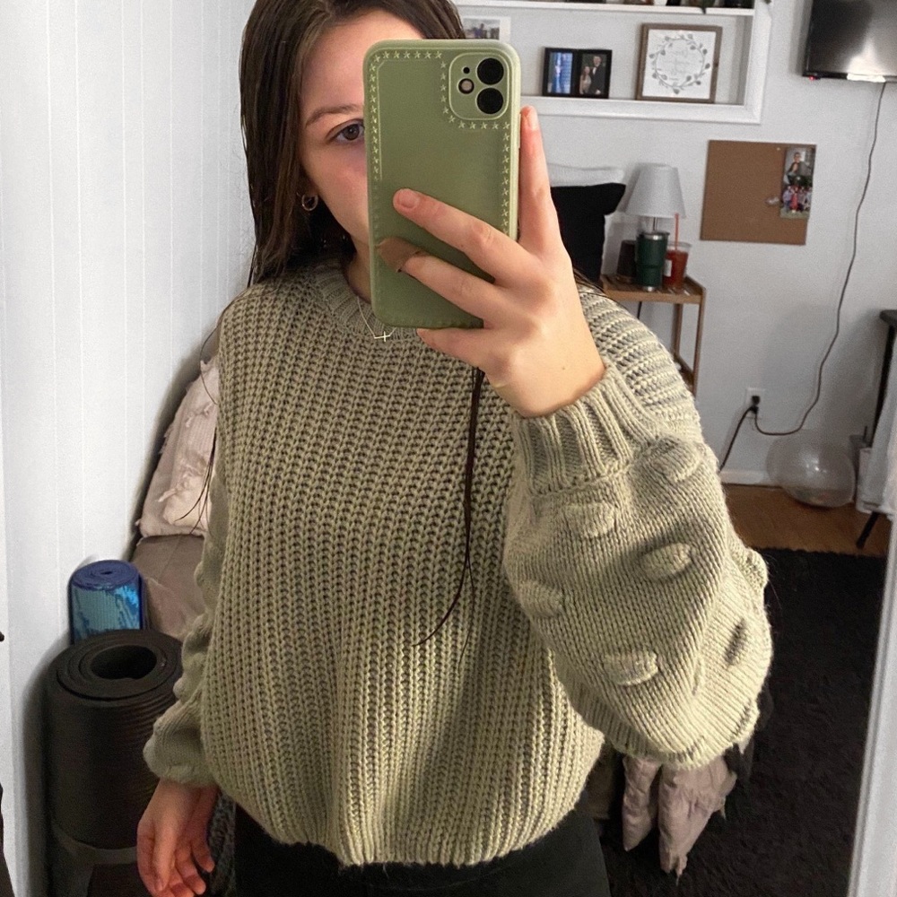 Puff sleeve sweater